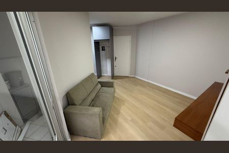 Sala de apartamento para alugar com 2 quartos, 57m² em Serraria, São José