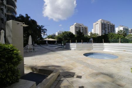 Apartamento à venda com 103m², 3 quartos e 1 vagaÁrea comum - Piscina