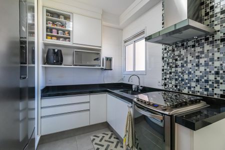Cozinha de apartamento à venda com 4 quartos, 105m² em Jardim Tupanci, Barueri