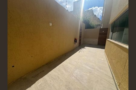 Apartamento à venda com 72m², 3 quartos e 1 vaga Apartamento à venda com 72m², 3 quartos e 1 vagaÁrea Privativa