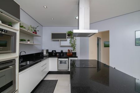 Casa de condomínio para alugar com 255m², 4 quartos e 4 vagas Casa de condomínio para alugar com 255m², 4 quartos e 4 vagasCozinha