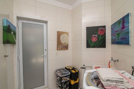 Casa de condomínio para alugar com 255m², 4 quartos e 4 vagas Casa de condomínio para alugar com 255m², 4 quartos e 4 vagasÁrea de Serviço