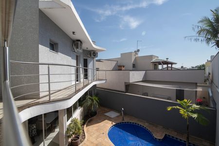 Casa de condomínio para alugar com 255m², 4 quartos e 4 vagas Casa de condomínio para alugar com 255m², 4 quartos e 4 vagasQuarto 3 - Varanda