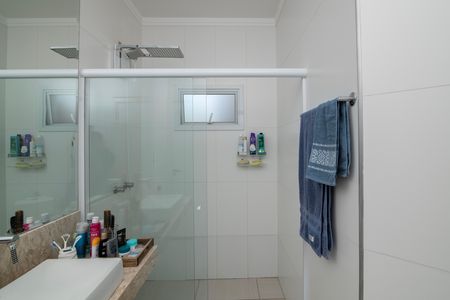 Casa de condomínio para alugar com 255m², 4 quartos e 4 vagas Casa de condomínio para alugar com 255m², 4 quartos e 4 vagasBanheiro do Quarto 4 Suíte