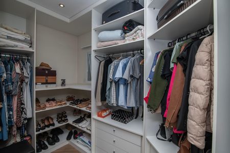 Casa de condomínio para alugar com 255m², 4 quartos e 4 vagas Casa de condomínio para alugar com 255m², 4 quartos e 4 vagasQuarto 4 Suíte - Closet