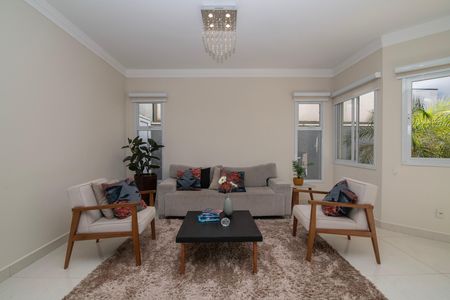 Sala de casa de condomínio para alugar com 4 quartos, 255m² em Jardim Golden Park, Hortolândia