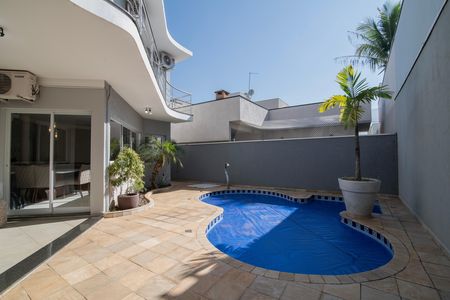 Casa de condomínio para alugar com 255m², 4 quartos e 4 vagas Casa de condomínio para alugar com 255m², 4 quartos e 4 vagasPiscina