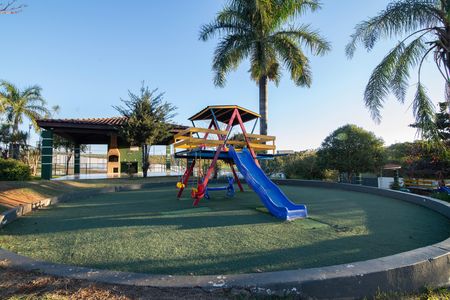 Casa de condomínio para alugar com 255m², 4 quartos e 4 vagas Casa de condomínio para alugar com 255m², 4 quartos e 4 vagasÁrea Comum - Playground