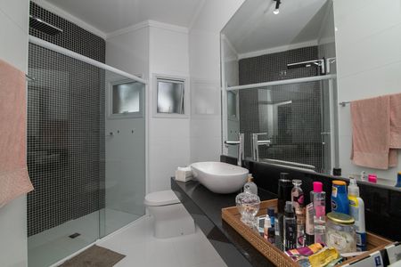 Casa de condomínio para alugar com 255m², 4 quartos e 4 vagas Casa de condomínio para alugar com 255m², 4 quartos e 4 vagasBanheiro Social