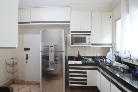 Apartamento para alugar com 145m², 4 quartos e 1 vaga