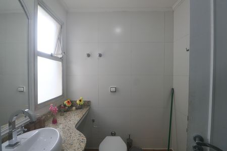 Apartamento para alugar com 145m², 4 quartos e 1 vaga Apartamento para alugar com 145m², 4 quartos e 1 vagaBanheiro Suíte
