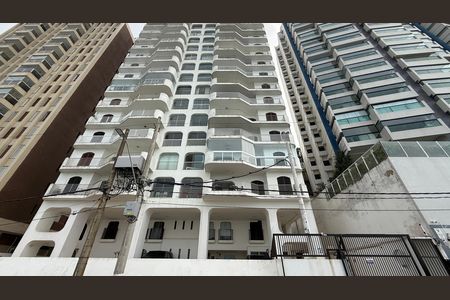 Apartamento para alugar com 145m², 4 quartos e 1 vaga Apartamento para alugar com 145m², 4 quartos e 1 vagaFachada
