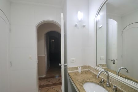 Apartamento para alugar com 145m², 4 quartos e 1 vaga Apartamento para alugar com 145m², 4 quartos e 1 vagaBanheiro Social