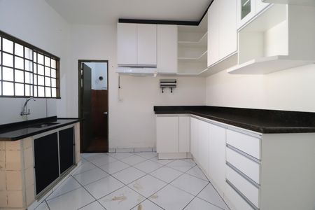 Casa para alugar com 270m², 4 quartos e 3 vagasCozinha da Edícula