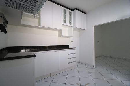 Casa para alugar com 270m², 4 quartos e 3 vagasCozinha da Edícula