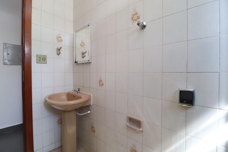 Casa para alugar com 270m², 4 quartos e 3 vagasBanheiro Social