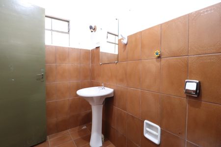 Casa para alugar com 270m², 4 quartos e 3 vagasBanheiro da Edícula