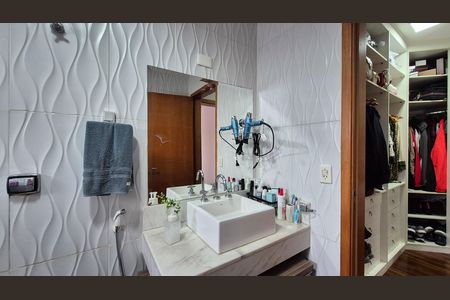 Casa de condomínio à venda com 269m², 3 quartos e 5 vagas