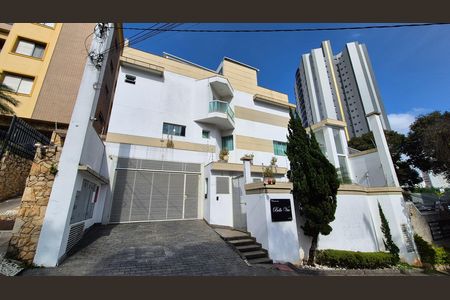 Casa de condomínio à venda com 269m², 3 quartos e 5 vagas