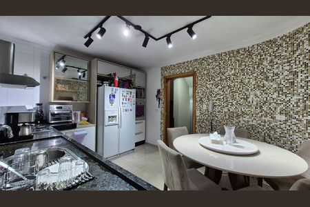 Casa de condomínio à venda com 269m², 3 quartos e 5 vagas