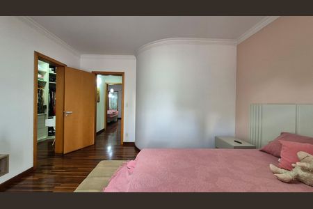 Casa de condomínio à venda com 269m², 3 quartos e 5 vagas