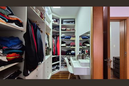 Casa de condomínio à venda com 269m², 3 quartos e 5 vagas