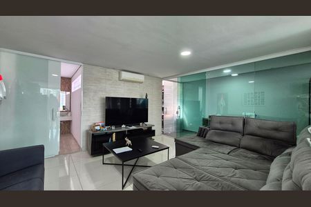 Casa de condomínio à venda com 269m², 3 quartos e 5 vagas