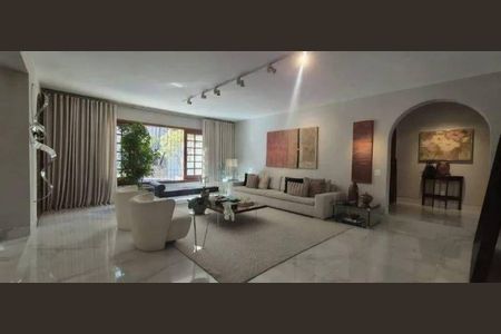 Casa à venda com 4 quartos, 510m² em Coracao de Jesus, Belo Horizonte