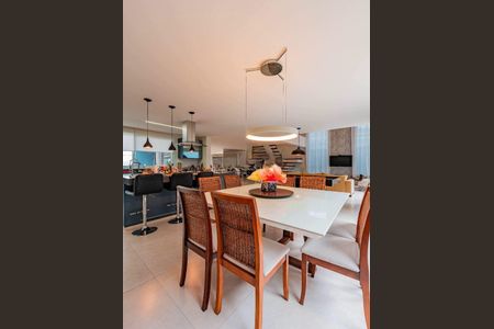 Casa à venda com 5 quartos, 430m² em Parque Sinai, Santana de Parnaíba