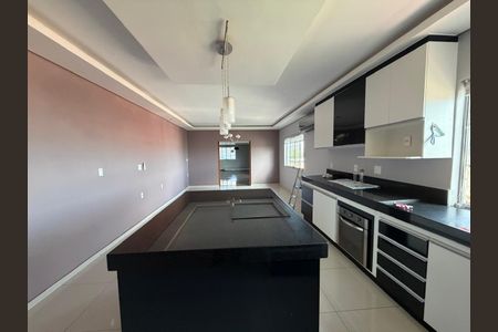 Casa à venda com 81m², 3 quartos e 2 vagas