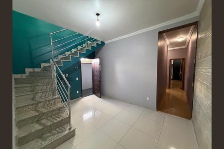 Casa à venda com 81m², 3 quartos e 2 vagas