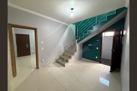 Casa à venda com 81m², 3 quartos e 2 vagas
