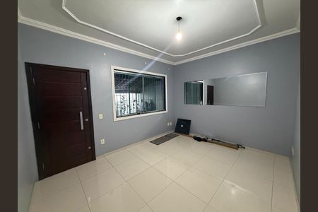 Casa à venda com 81m², 3 quartos e 2 vagas