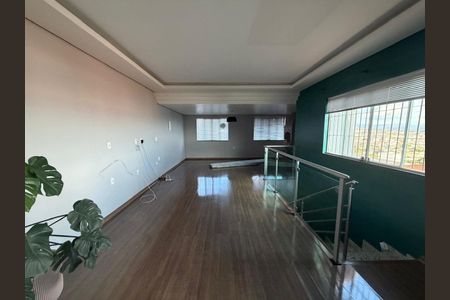 Casa à venda com 81m², 3 quartos e 2 vagas