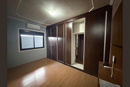 Casa à venda com 81m², 3 quartos e 2 vagas