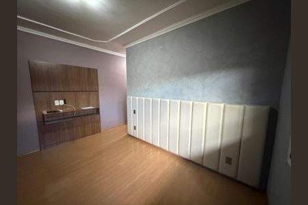 Casa à venda com 81m², 3 quartos e 2 vagas