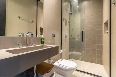 Casa de condomínio à venda com 390m², 4 quartos e 3 vagas