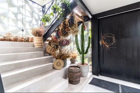 Casa de condomínio à venda com 390m², 4 quartos e 3 vagas