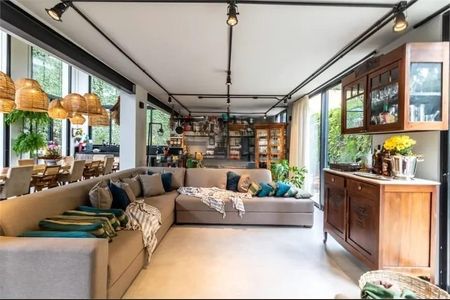 Casa de Condomínio à venda com 4 quartos, 390m² em Jardim Morumbi, São Paulo