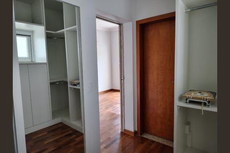 Casa para alugar com 415m², 3 quartos e 6 vagas