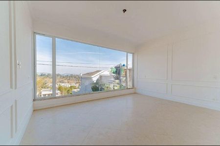Casa à venda com 3 quartos, 303m² em Parque Sinai, Santana de Parnaíba