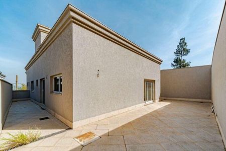 Casa à venda com 303m², 3 quartos e 2 vagas