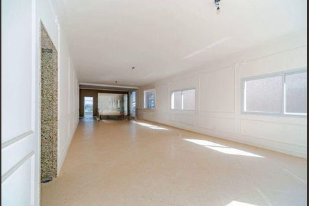 Casa à venda com 3 quartos, 303m² em Parque Sinai, Santana de Parnaíba