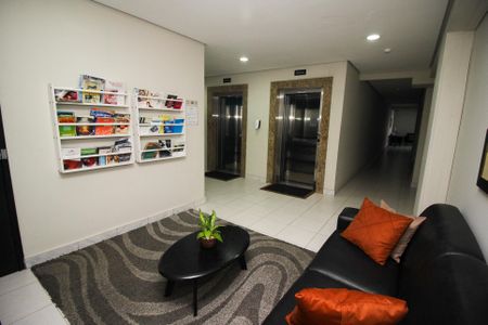 Apartamento para alugar com 75m², 2 quartos e 1 vaga Apartamento para alugar com 75m², 2 quartos e 1 vagaÁrea comum - Hall de entrada