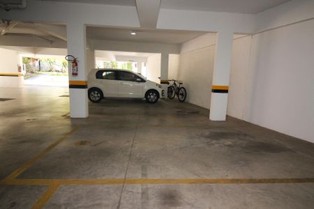 Apartamento para alugar com 75m², 2 quartos e 1 vaga Apartamento para alugar com 75m², 2 quartos e 1 vagaGaragem