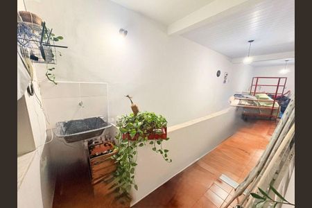 Casa à venda com 136m², 5 quartos e 1 vaga