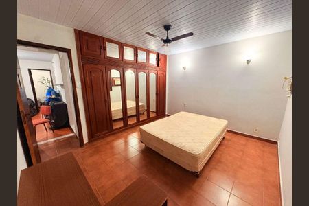 Casa à venda com 136m², 5 quartos e 1 vaga