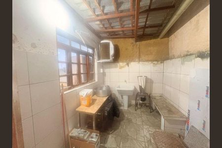 Casa à venda com 136m², 5 quartos e 1 vaga
