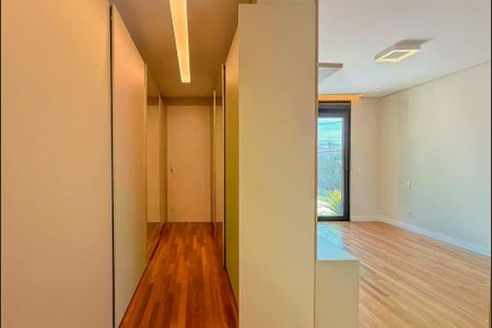Casa de condomínio à venda com 450m², 4 quartos e 6 vagas