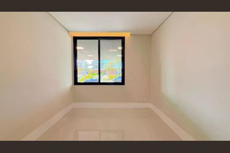 Casa de condomínio à venda com 450m², 4 quartos e 6 vagas